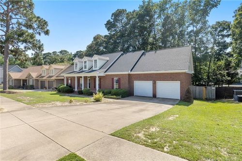 8017 Trout Creek Rd, Fayetteville, NC, 28304-8912 | Card Image