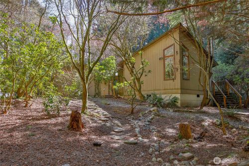 4050 Tree Frog Ln, Langley, WA, 98260-9576 | Card Image