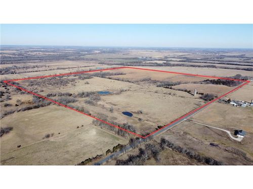 1698 235th Street, Fort Scott, KS, 66701 | Card Image