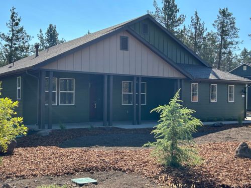 893712-1205 Vine Maple Dr, Klamath Falls, OR, 97601-8745 | Card Image