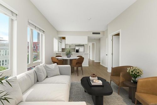 4131-450 J St, San Diego, CA, 92102-3535 | Card Image
