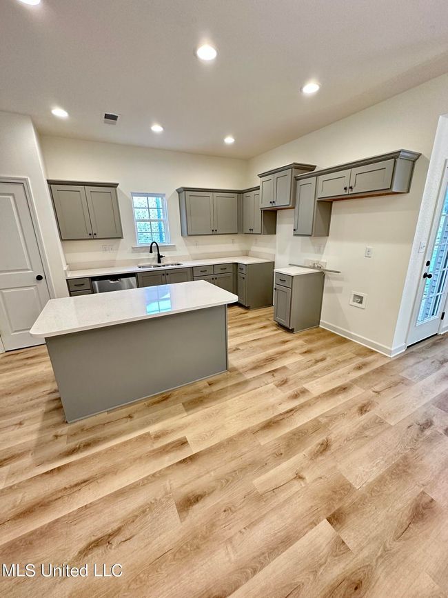 Kitchen | Image 9