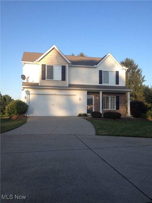 2500 Marlborough Dr, Uniontown, OH, 44685-8189 | Card Image