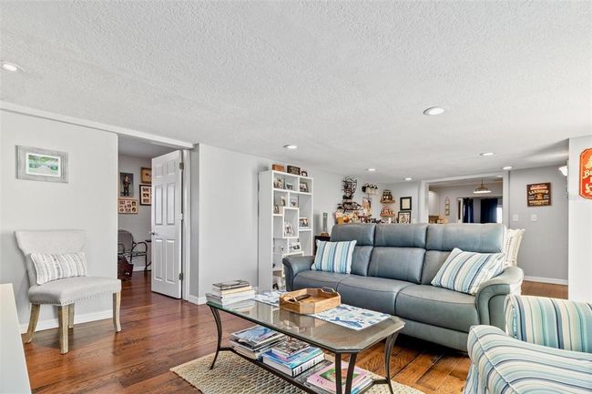 Family Room | Image 18