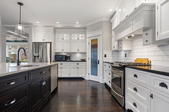 2644 Larkspur Crt, House other with 4 bedrooms, 4 bathrooms and 4 parking in Abbotsford BC | Image 6
