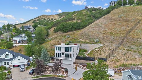 3931 Huntington Cir, Bountiful, UT, 84010-5836 | Card Image