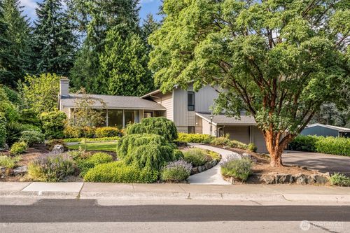 12832 Ne 32nd Street, Bellevue, WA, 98005 | Card Image