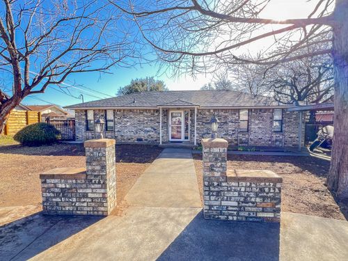 505 N Yosemite St, Iowa Park, TX, 76367-1662 | Card Image