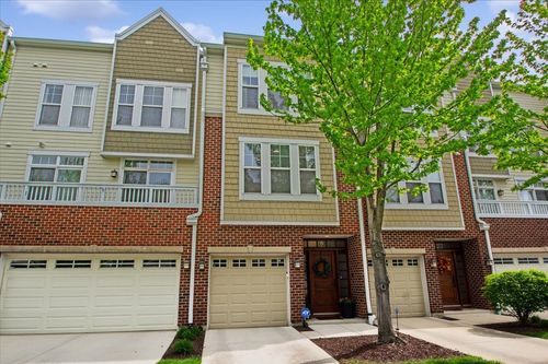 527 Grove Ln, Forest Park, IL, 60130-2079 | Card Image