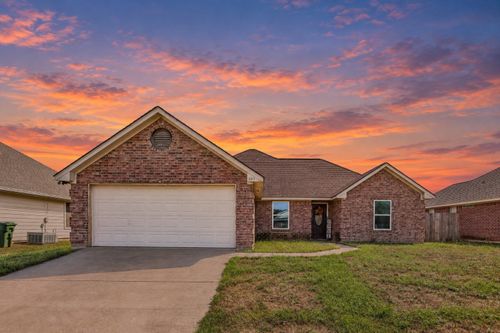 205 Quail Run, Aubrey, TX, 76227-4804 | Card Image