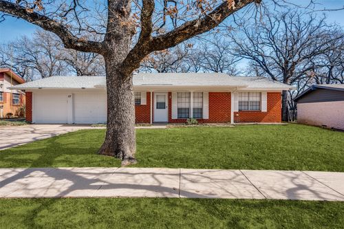 57 Coffee Tavern Rd, Bedford, TX, 76022-6526 | Card Image