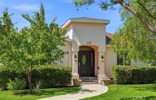 435 Eton Dr, Burbank, CA, 91504-2943 | Card Image