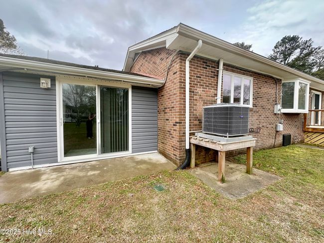 Backview of home | Image 34