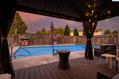 4109 W 18th Ave, Kennewick, WA, 99338-2224 | Card Image