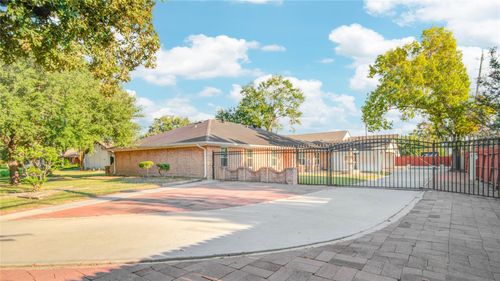 902 Ashford Park Dr, Houston, TX, 77082 | Card Image