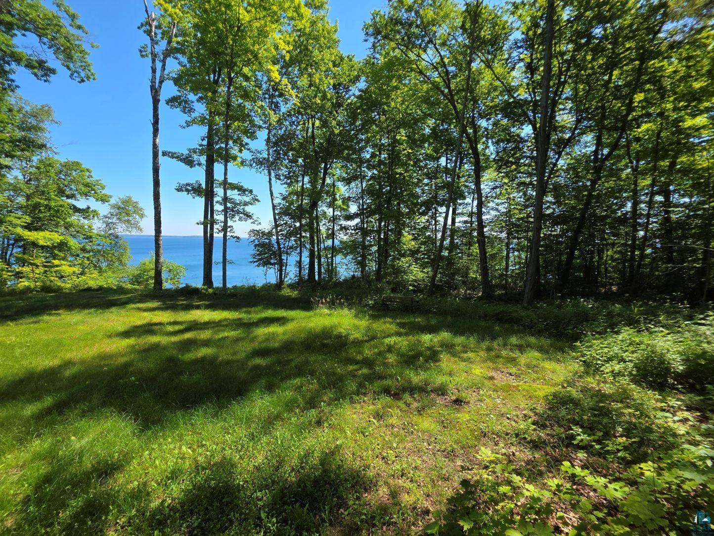 Land in La Pointe