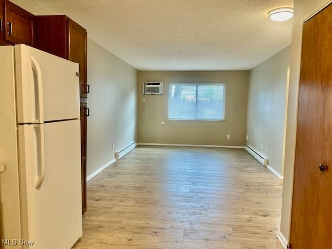 APT-1 - 4376 Darrow Rd, Condo with 2 bedrooms, 1 bathrooms and null parking in Stow OH | Image 4