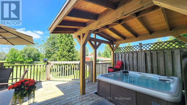 1252 Shore Acres Dr, House other with 4 bedrooms, 3 bathrooms and 12 parking in Gilford ON | Image 8