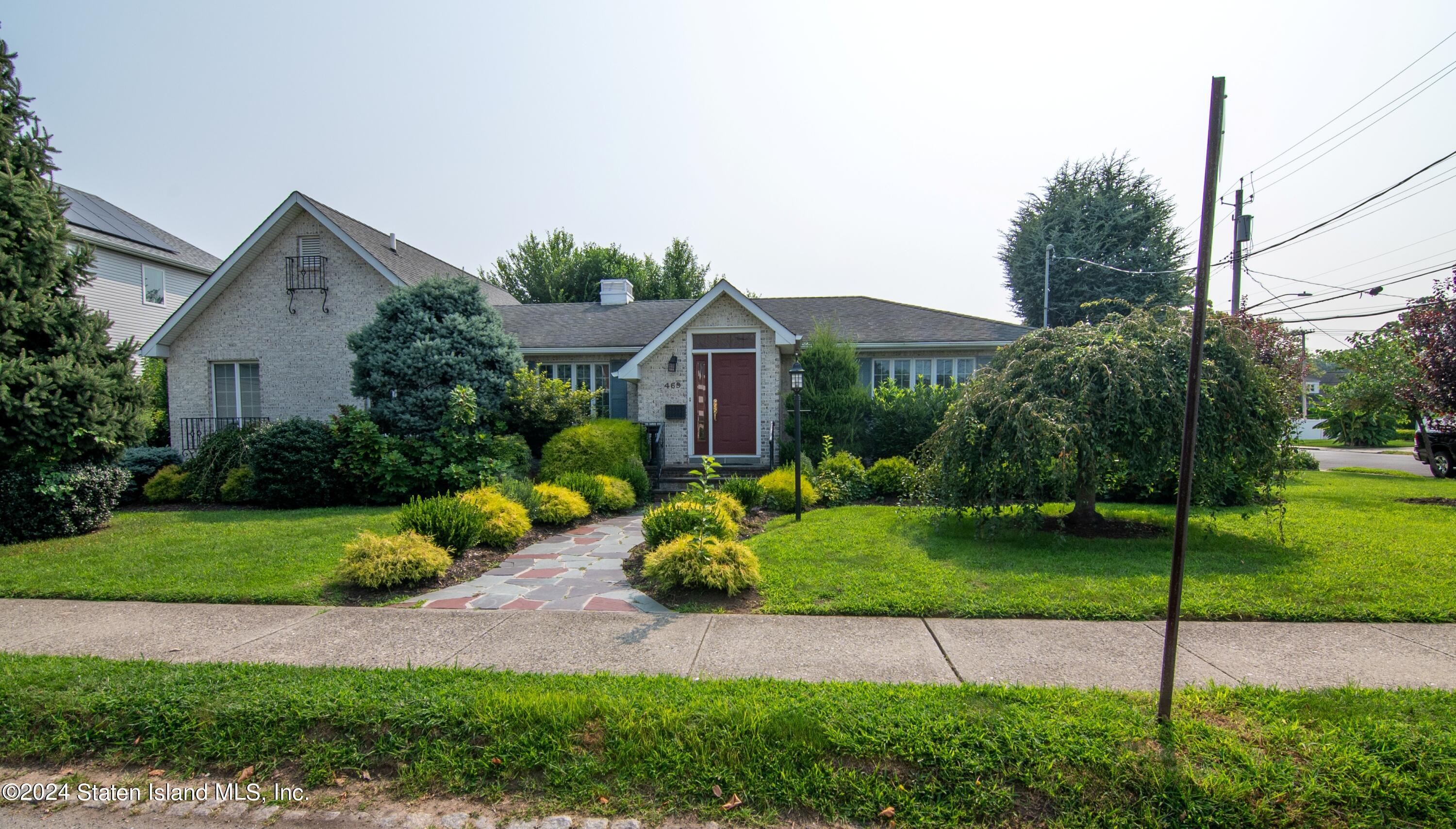 Stewart Ave, Staten Island, NY 10314