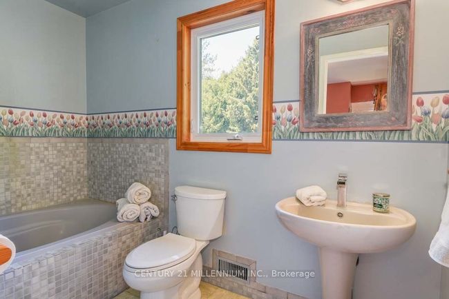 248504 5 Sideroad, House other with 3 bedrooms, 3 bathrooms and 18 parking in Mono ON | Image 32