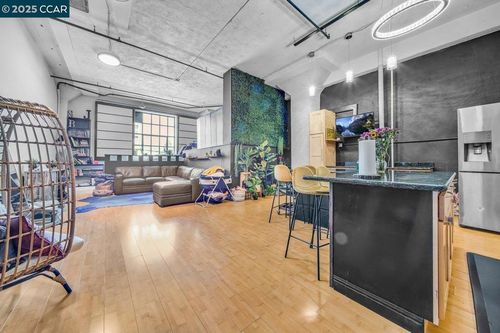 apt-206-247 4th St, Oakland, CA, 94607-4315 | Card Image