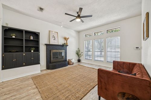 2900 Christopher Dr, Denton, TX, 76209-6465 | Card Image