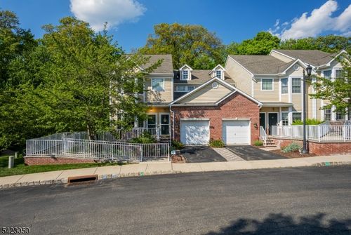 22-22 Dylan Dr, Sparta, NJ, 07871-2875 | Card Image