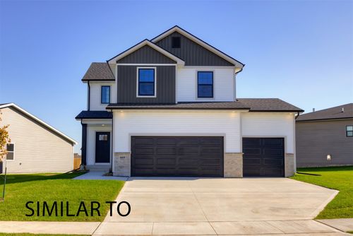 1513 Maple St, Granger, IA, 50109-8010 | Card Image