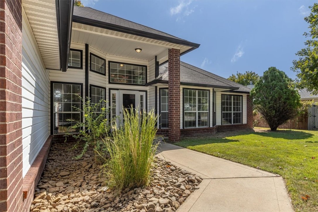 Quartz Dr, Fayetteville, AR 72704