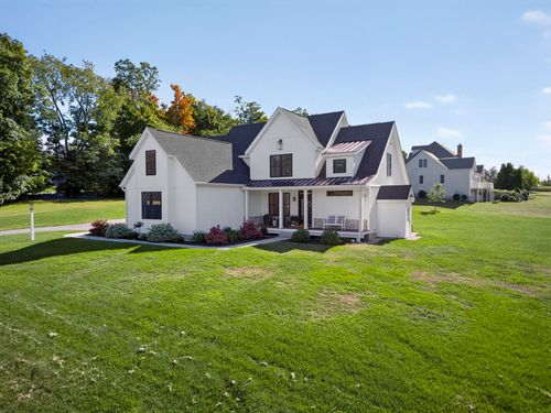 4 Ray Emma Dr, Epping, NH, 03042-1715 | Card Image