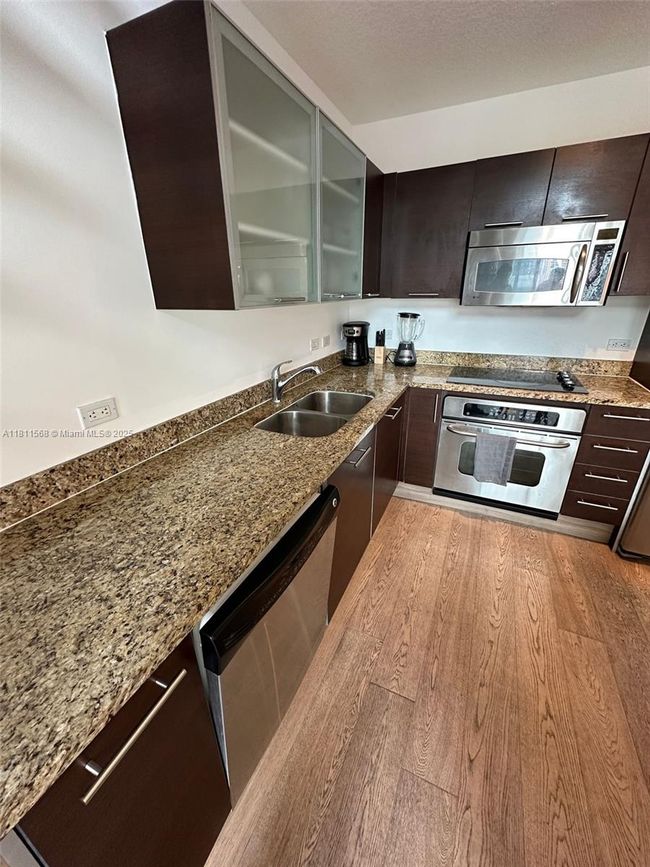 APT-1806 - 41 Se 5 Th St, Condo with 1 bedrooms, 2 bathrooms and null parking in Miami FL | Image 7