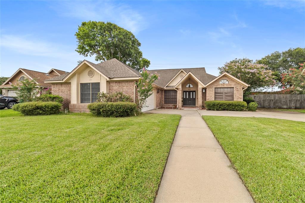 Brocton St, Victoria, TX 77904