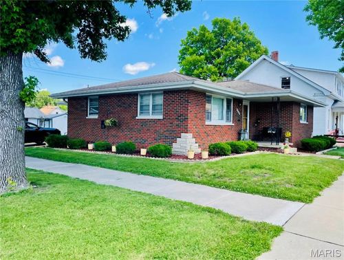 1401 9th St, Highland, IL, 62249-1620 | Card Image