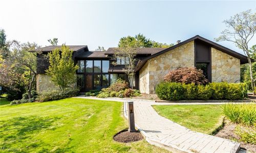 32250 Meadow Lark Way, Pepper Pike, OH, 44124-5522 | Card Image