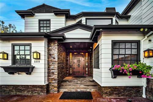 5235 San Feliciano Dr, Woodland Hills, CA, 91364-1629 | Card Image