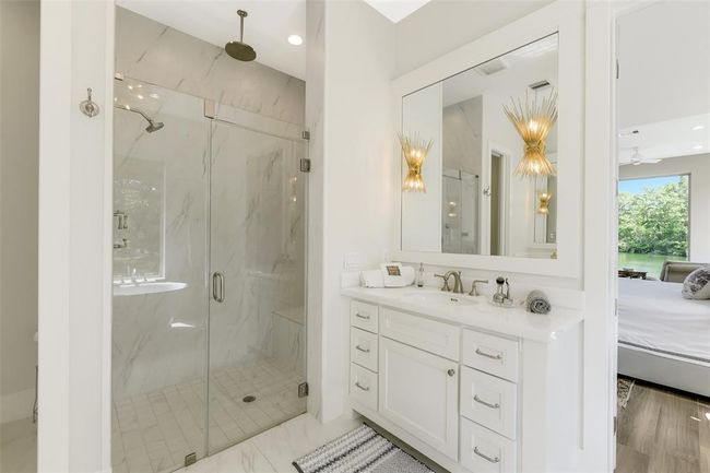 18 Smith Loop N, House other with 4 bedrooms, 5 bathrooms and 2 parking in Cleveland TX | Image 23