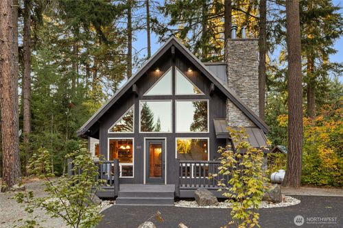 101 Pecon Valley Pl, Cle Elum, WA, 98922-9306 | Card Image