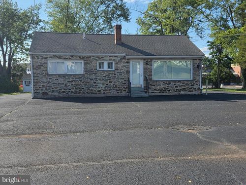 513 W Butler Ave, CHALFONT, PA, 18914-2218 | Card Image