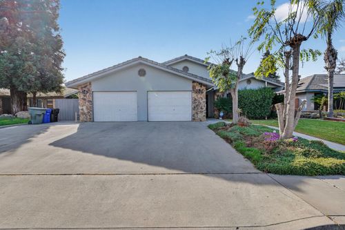 635 N Belmont St, Porterville, CA, 93257-1839 | Card Image