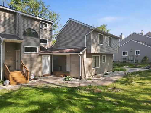 3322 Windermere Dr, Bushkill, PA, 18324-6928 | Card Image
