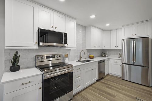 340 East Bluff, Madison, WI, 53704 | Card Image