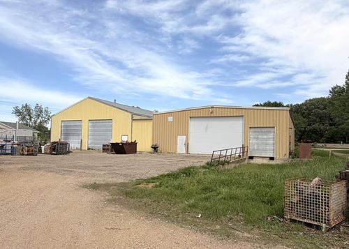 1915 1st Avenue, Windom, MN, 56101 | Card Image