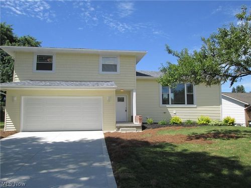 2887 Nancy Cir, Brunswick, OH, 44212-1450 | Card Image