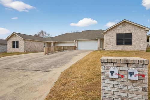 268 Braeburn Circle, Meadowlakes, TX, 78654 | Card Image