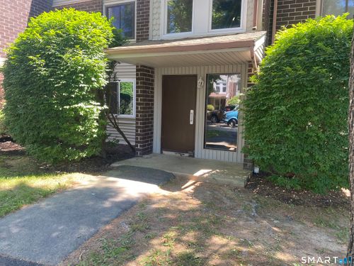 j227-7 Padanaram Rd, Danbury, CT, 06811-5721 | Card Image