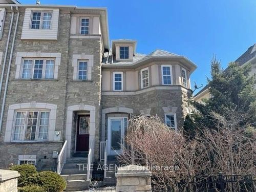 9031 Yonge St, Richmond Hill, ON, L4C0L2 | Card Image