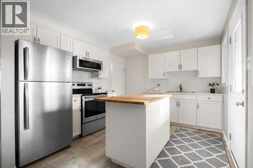 462 Killarney Glen Crt Sw, Calgary, AB, T3E7H4 | Card Image