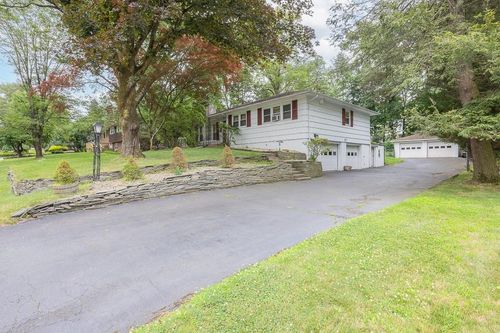 10 Glenbrook Rd, Monsey, NY, 10952-1307 | Card Image