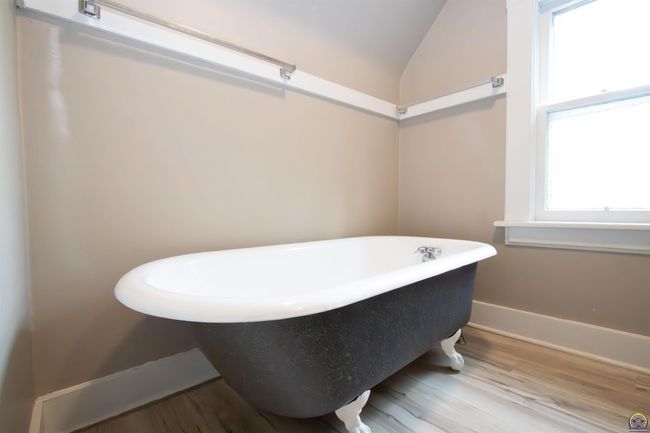 1193 Sw Jewell Ave, House other with 4 bedrooms, 2 bathrooms and null parking in Topeka KS | Image 14
