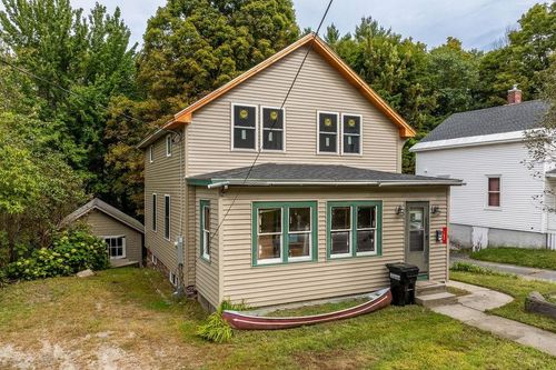 142 Maple St, Newport, NH, 03773-1917 | Card Image